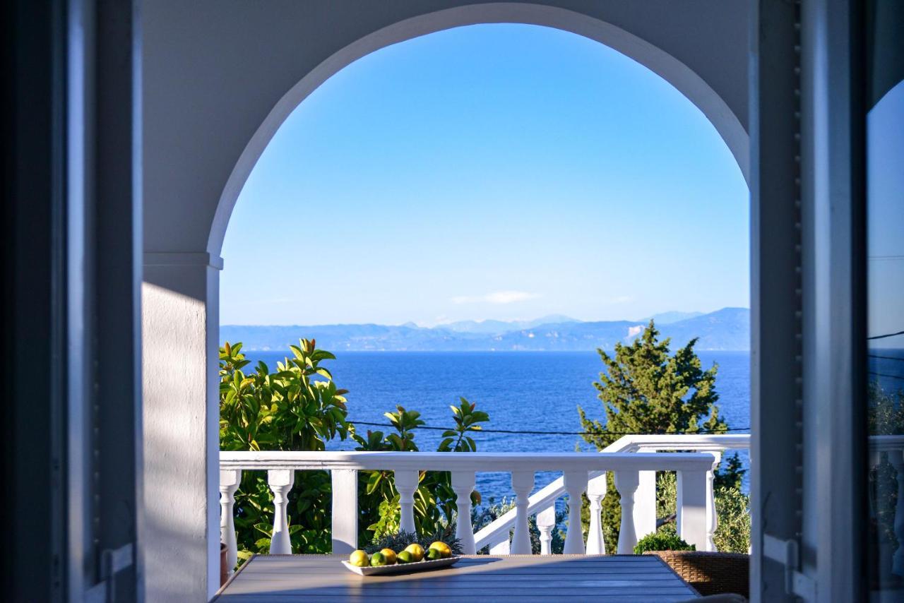 New! Paxoswhite Sea View Apartments & Studios! Gaios Exterior foto